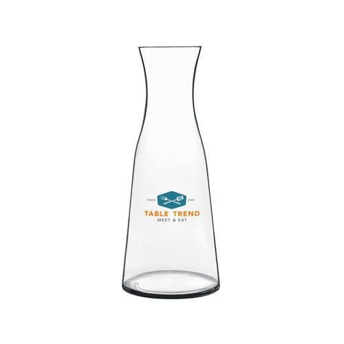 Atelier karaf van 0,5 liter met meerkleurig TableTrend-logo bedrukt op de voorzijde van het glas.