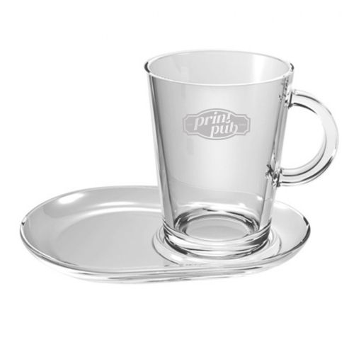 Gravure van PrintPub logo op Tribeca Thee glas 40 cl met blanco schotel, vooraanzicht.