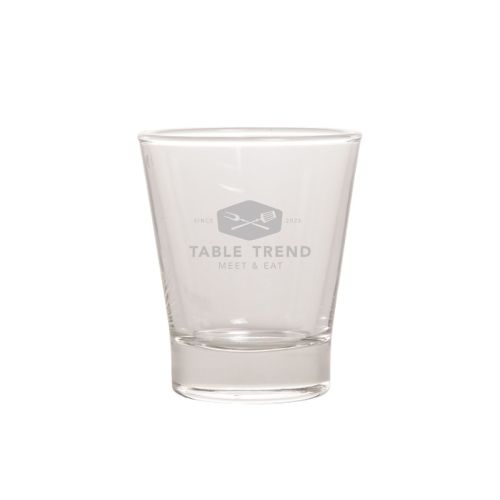 Waterglas Cafeïno 9 cl met gegraveerd TableTrend-logo op het vooraanzicht, subtiel zichtbaar in het glas.