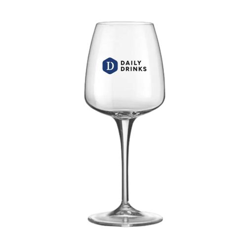 Voorzijde van Aurum wijnglas 43 cl. met meerkleurig DailyDrinks-logo.