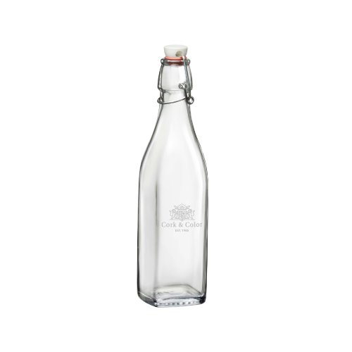 Beugelfles Swing 0,5 liter met fijn gegraveerd CorkColor-logo zichtbaar op de voorzijde van het glas.