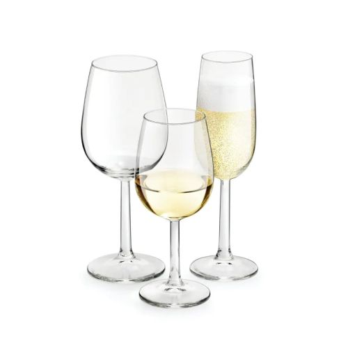 Gevuld wijnglas van 45 cl. uit de Bouquet-serie, gefotografeerd tegen witte achtergrond.